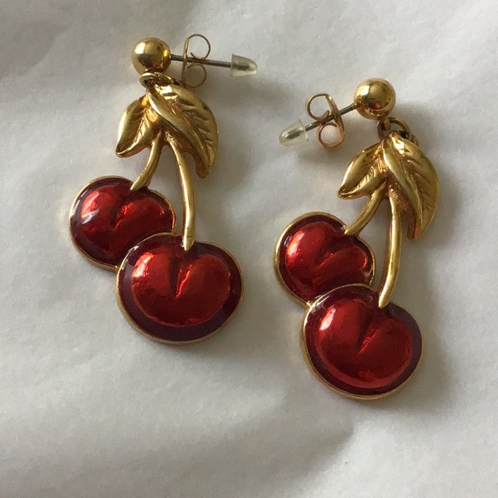 ✅Firm Reduced Price✅Dangling Cherry Earrings